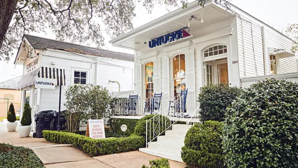 An Untuckit storefront