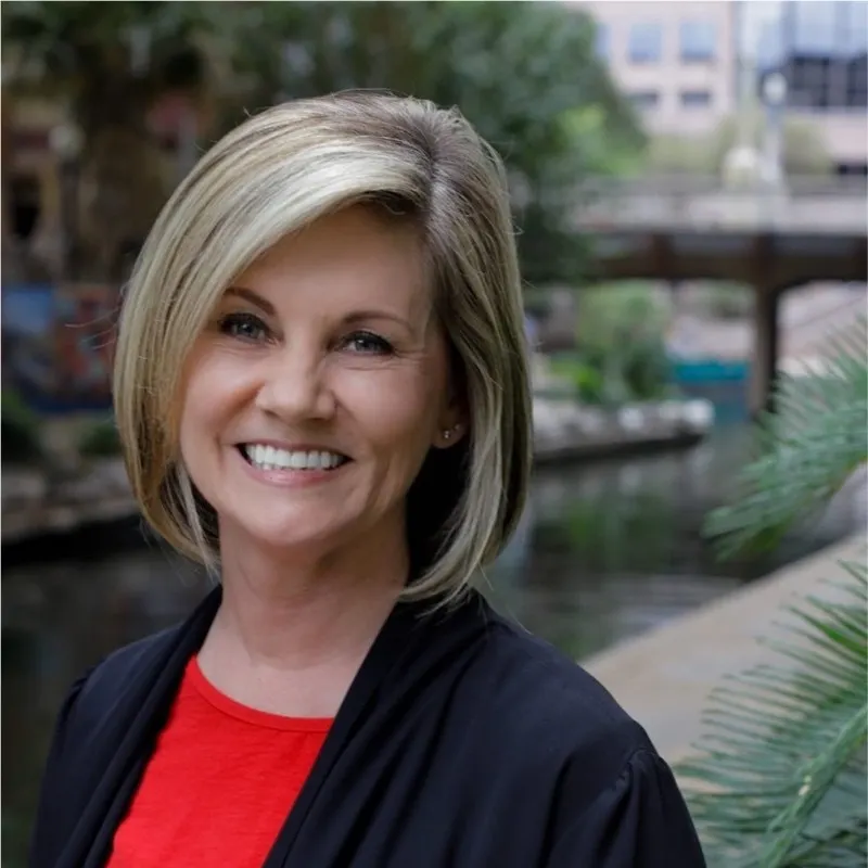This is a headshot of Brandi Kelly, superintendent of Mt. Olive Community Unit School District #5 in Mt. Olive, Illinois.