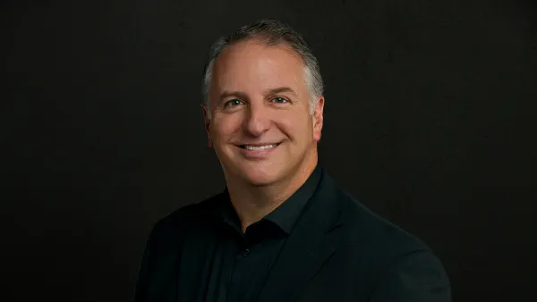 A headshot of Chris Hanrattie.