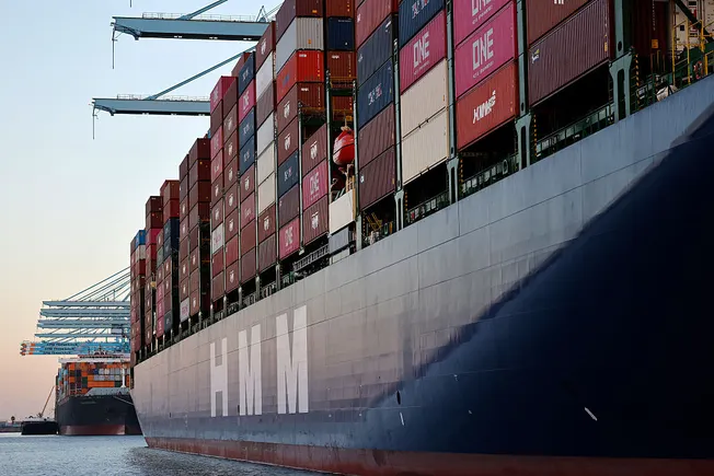 Trade groups urge USTR to extend pause on China-linked ship fees