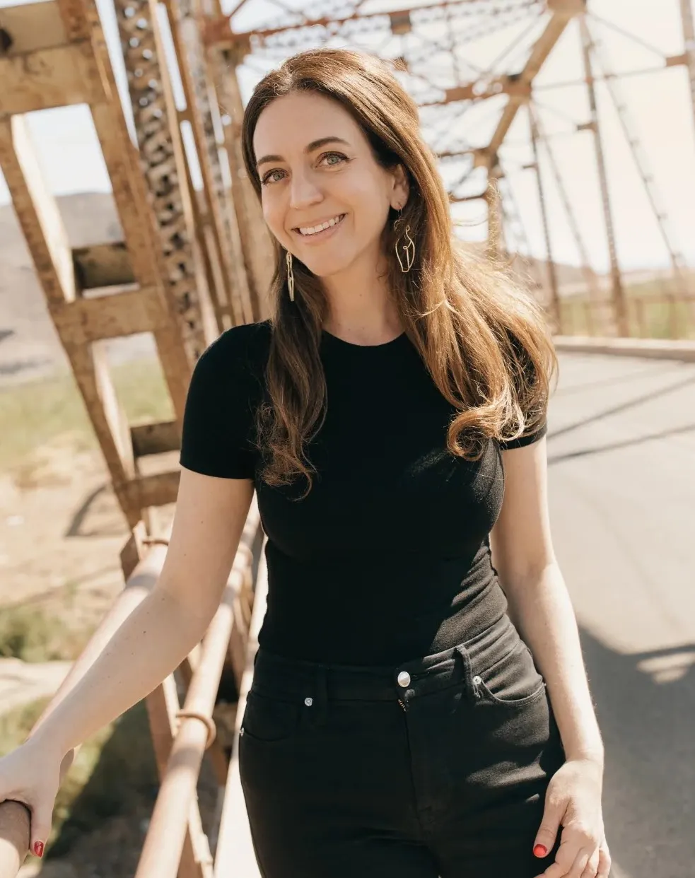 Headshot of Kate Glantz, co-founder of Move Over Bob.