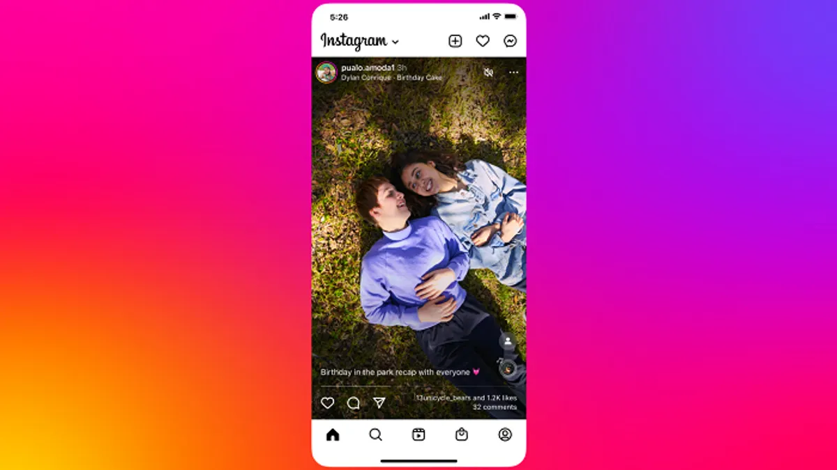 Instagram full screen display