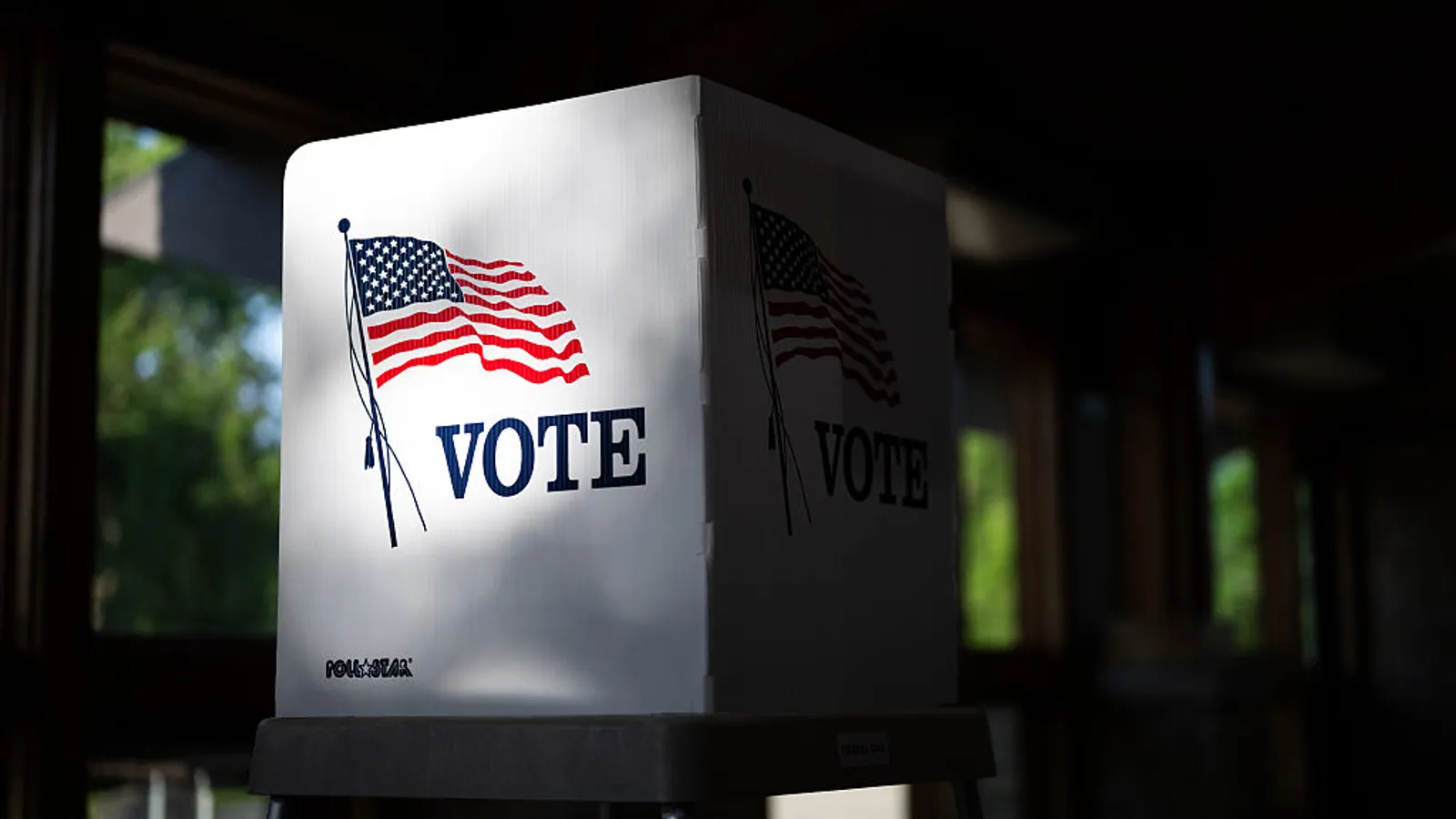 How should HR handle political divisiveness at work?