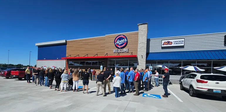 Acee’s adds mini travel center format