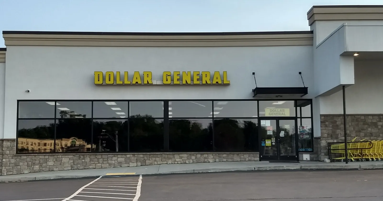 Exterior of Dollar General store in York, Pennsylvania