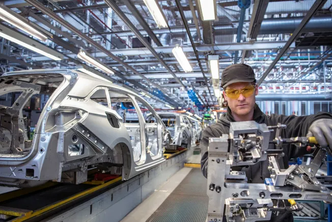 Manufacturing industry lost 2,000 jobs in April: BLS