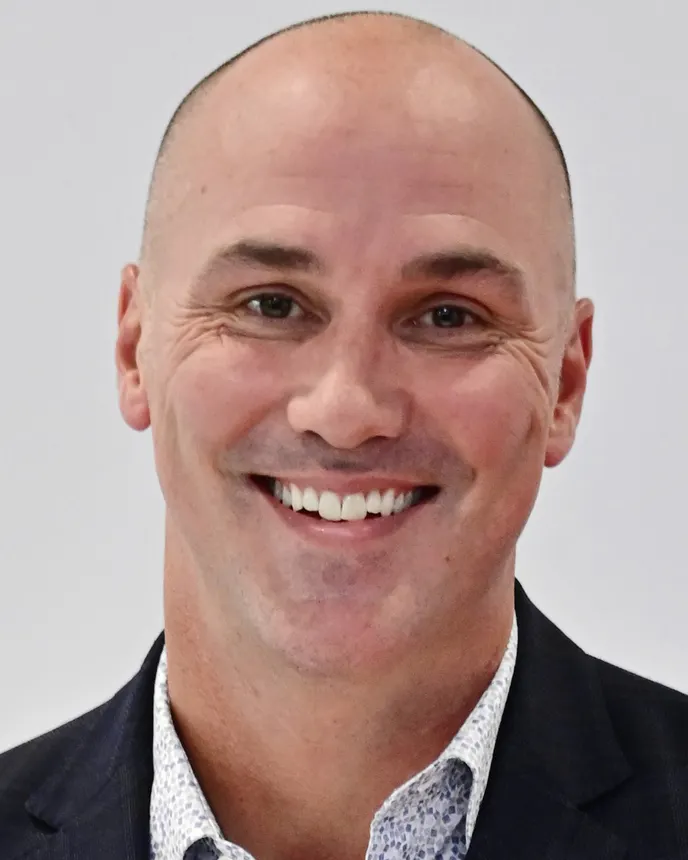 A portrait of STAAR Surgical CEO Warren Foust.