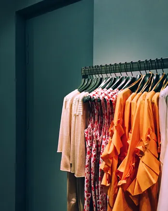 www.retaildive.com