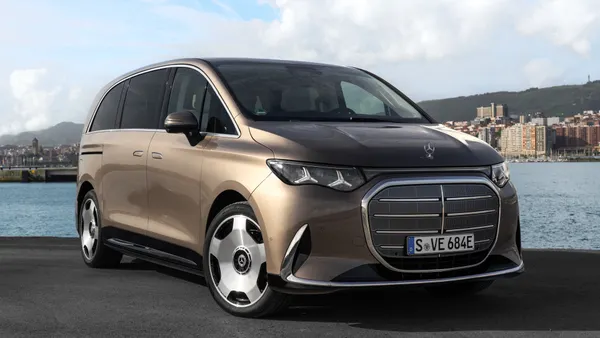 2028 Mercedes-Benz VLE