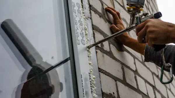 Installing a modern window and sealing