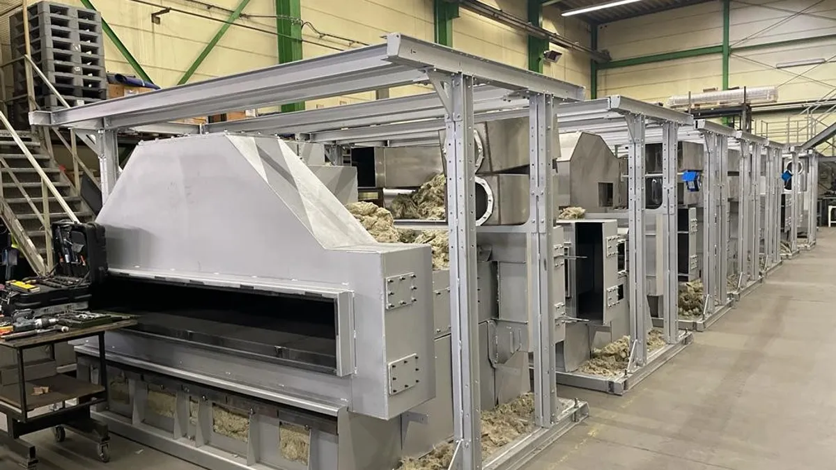 A photo of a tunnel oven from GBT GmbH before shipping.