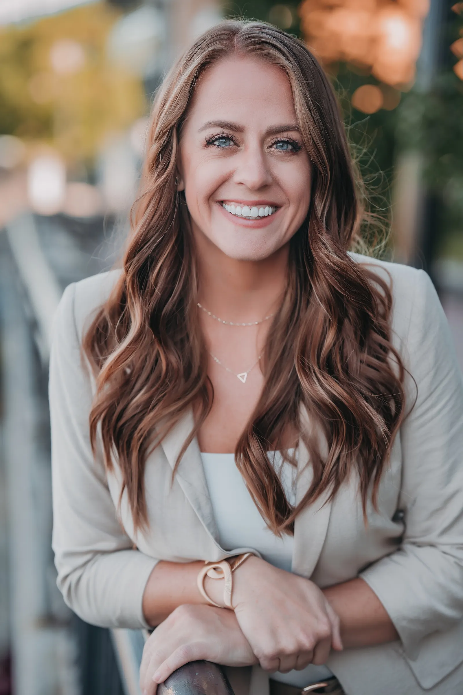 Headshot of Lindsay Gainor