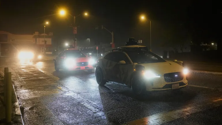 San Francisco blackout creates chaos for Waymo robotaxis