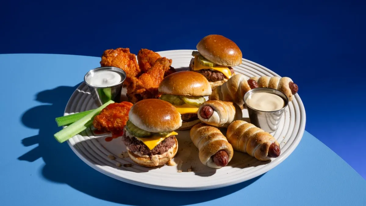 A photos of Dave & Buster's Game Day Grub platter