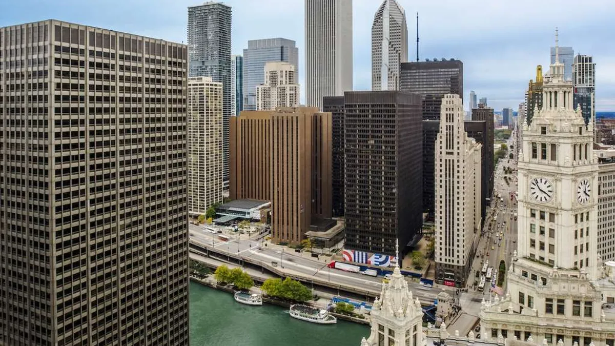 An image of the Hyatt Regency Chicago hotel.