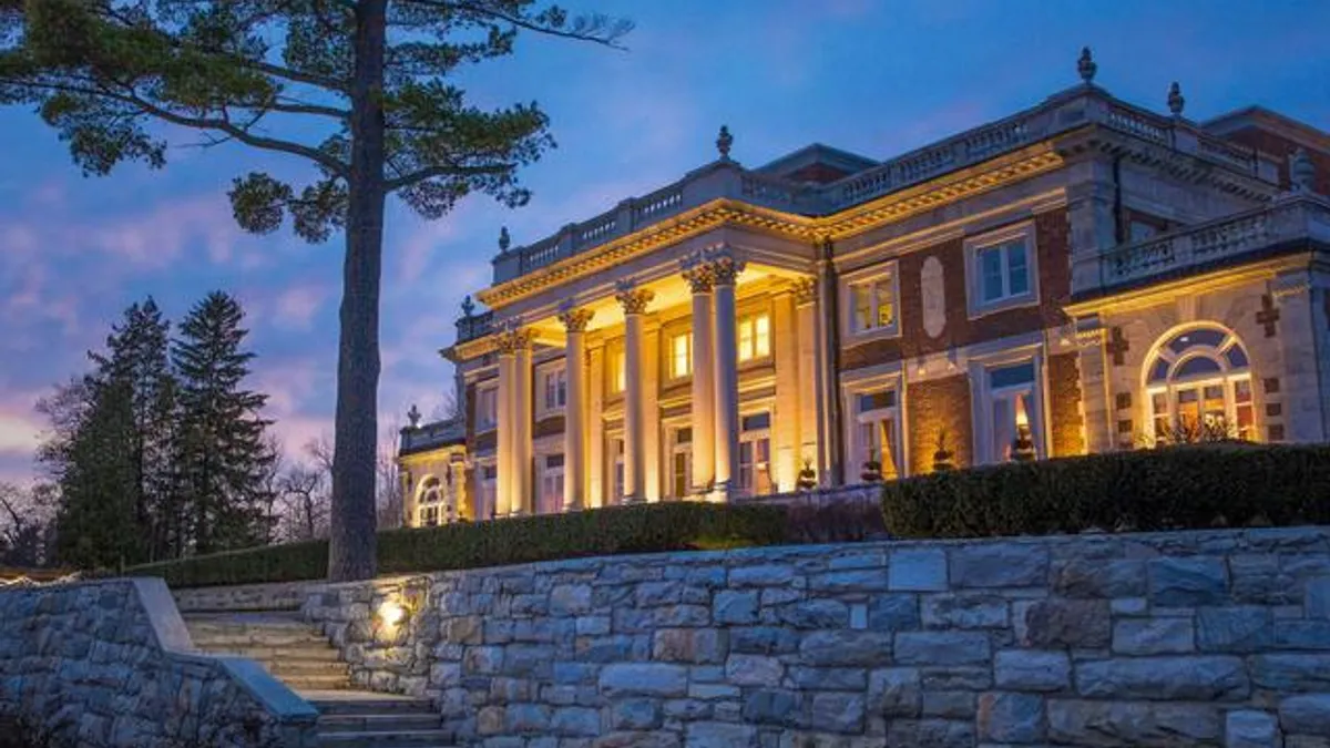 An exterior image of a hotel