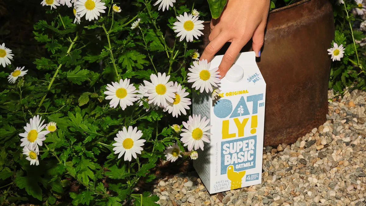 Oatly Super Basic Oatmilk