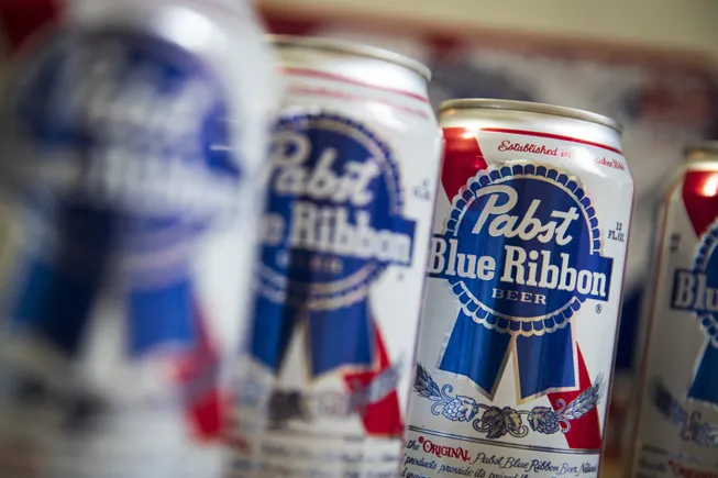 Pabst and Anheuser-Busch enter into brewing agreement