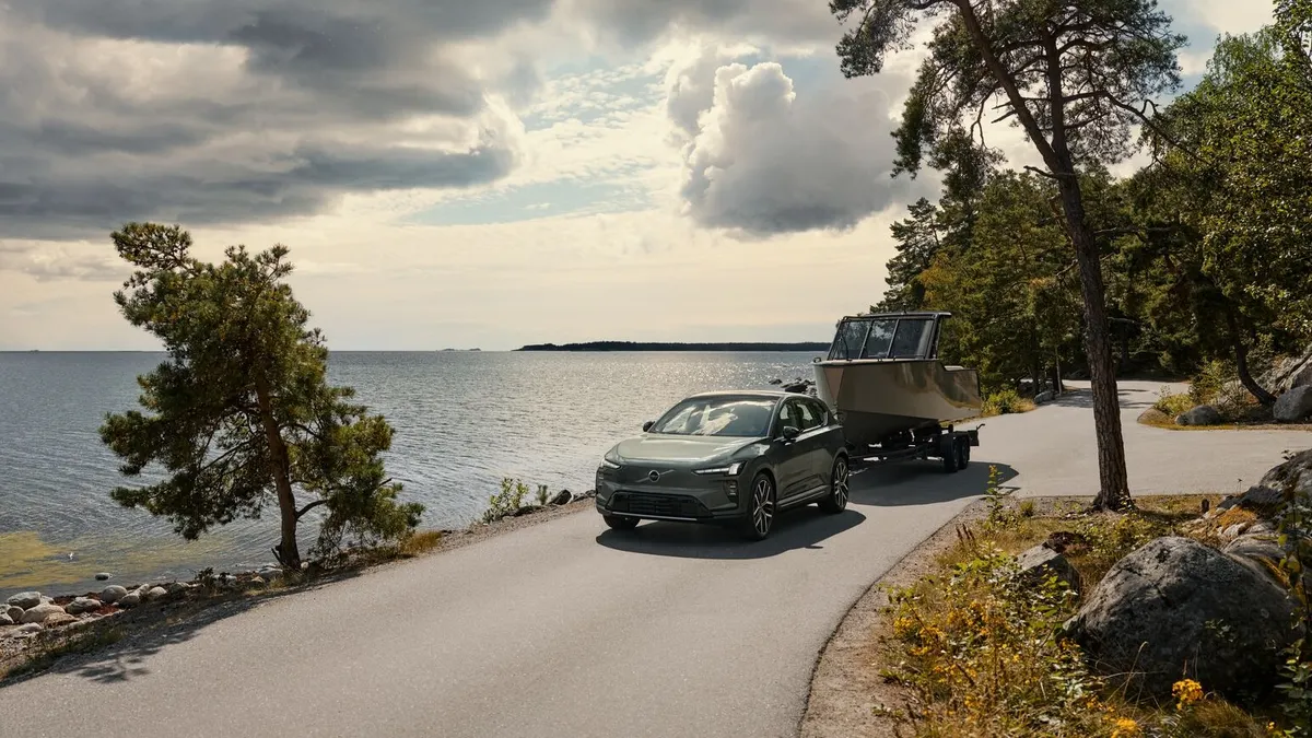 Volvo EX60 Accessory Towing