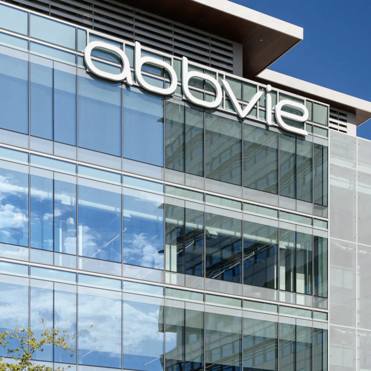 AbbVie gets into obesity with $350M deal for once-weekly shot