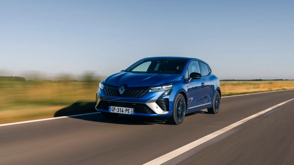 Picture of the Renault Clio E-Tech full-hybrid Esprit Alpine.