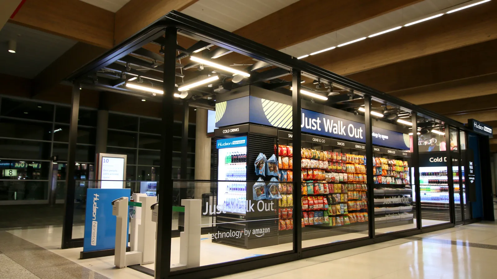 A photo of a Hudson Nonstop store at Dallas Love Field Airport