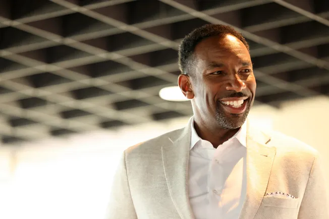 Cities should govern less like bureaucracies, more like networks, experts say