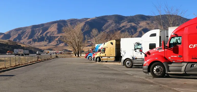 Federal infrastructure bill can help truck parking, advocates say ...