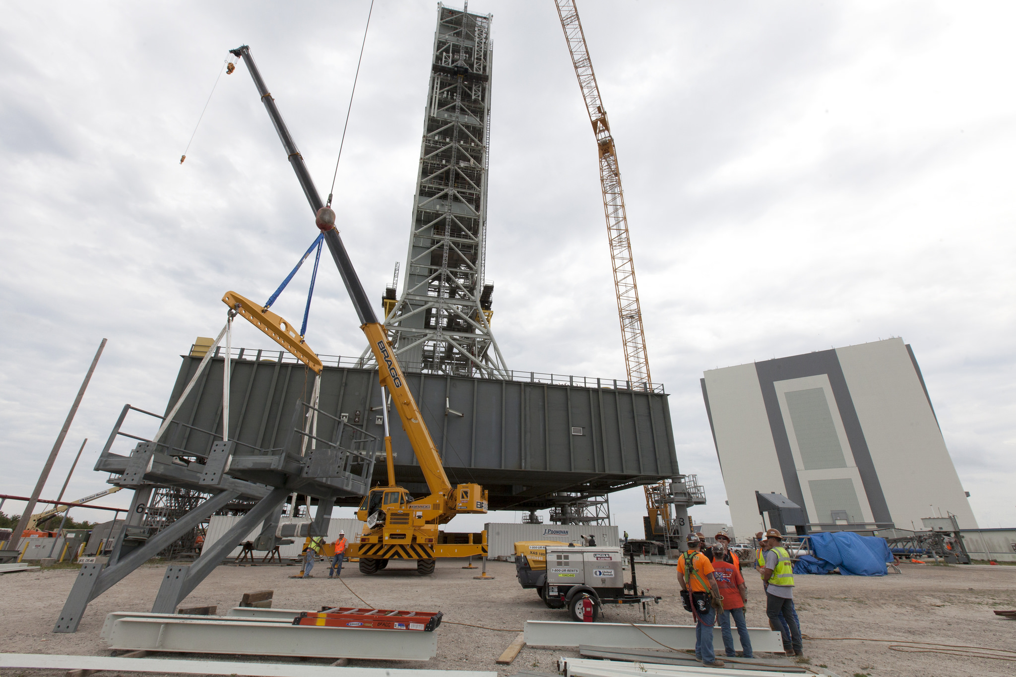 NASA mobile launcher 