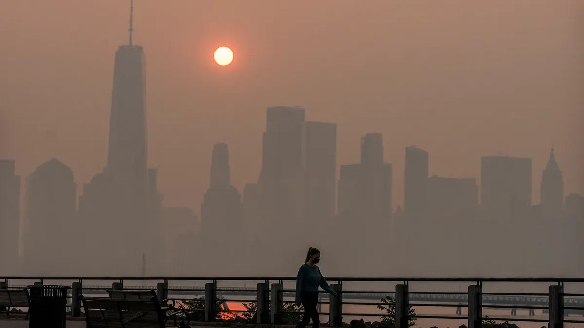 Smoke from Canadian wildfires blows into New York City