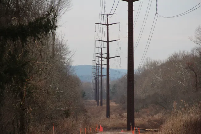 Connecticut AG, agencies ask FERC to cut Eversource, Avangrid RTO adder