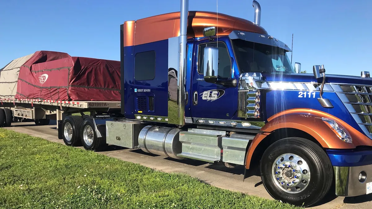 PS Logistics ELS flatbed trailer