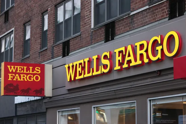 Wells Fargo offloads $4.4B railcar business