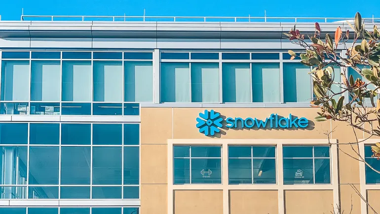 Snowflake deepens partnerships as customer AI use ticks up