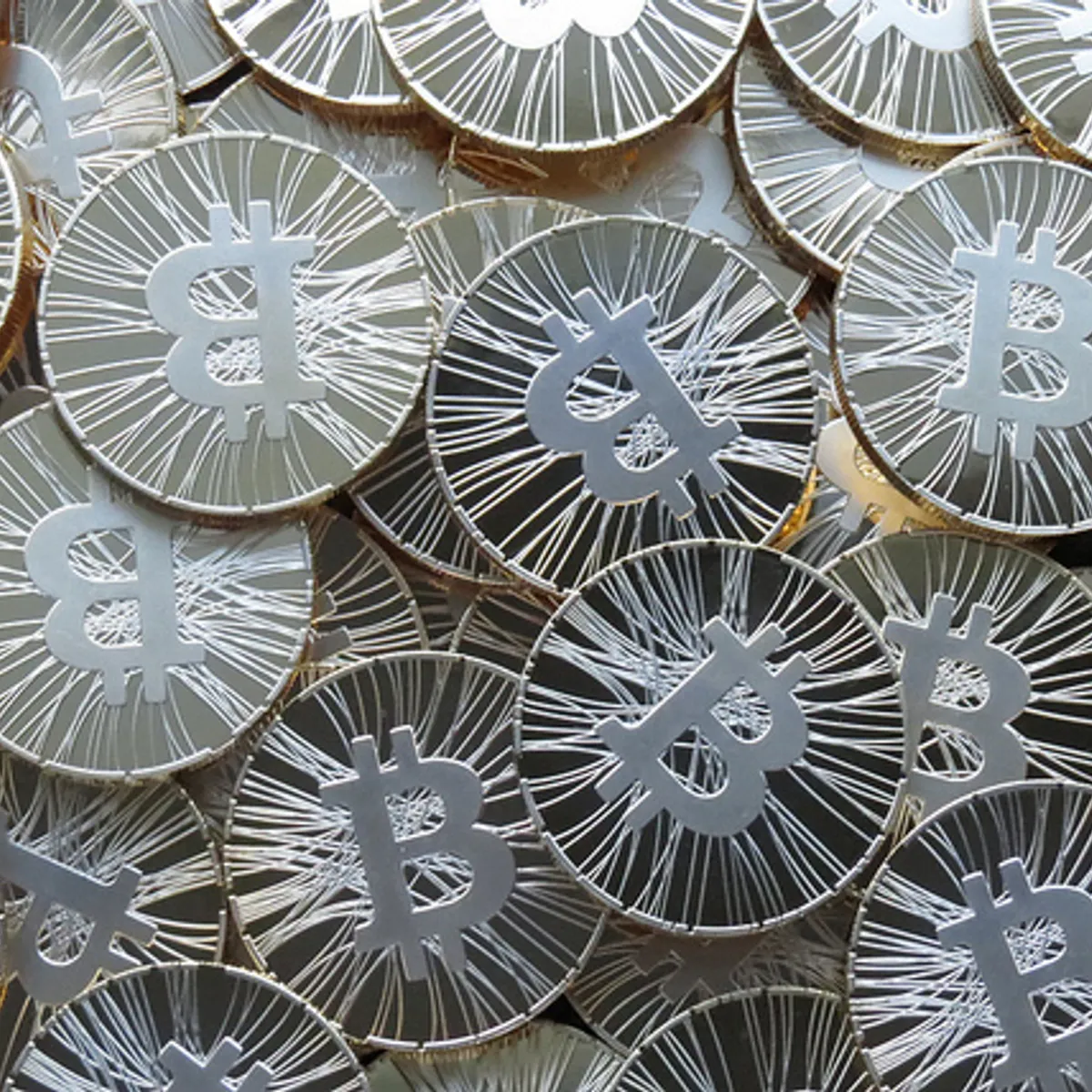 Overstock.com the first major retailer to accept Bitcoin | Retail Dive