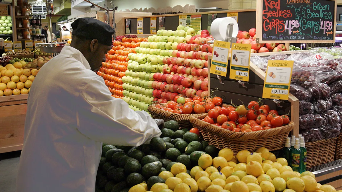 Grocery worker labor