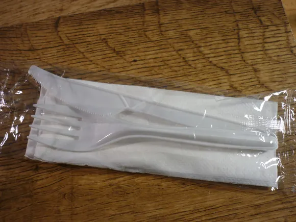 New Jersey adopts law to reduce restaurants’ plastic waste