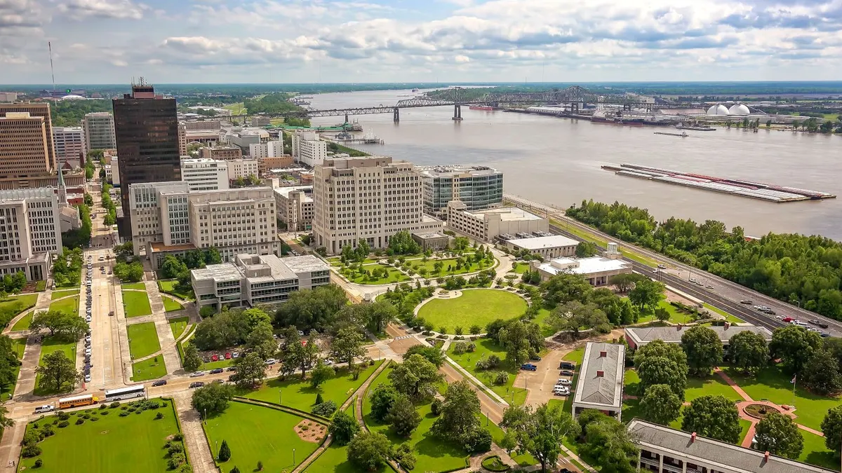 baton rouge skyline with mississippi river