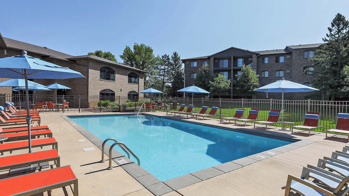 A picture of Reserve Eden Prairie, an apartment building in Eden Prairie, Minnesota.