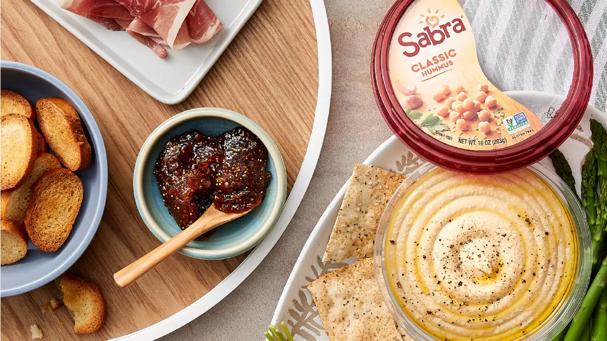 Sabra, hummus