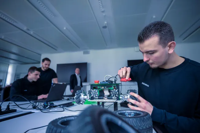 CHROs split on whether managers can lead through AI-driven change, Gallup finds CHROs split on whether managers can lead through AI-driven change, Gallup finds