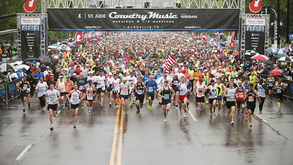 Marathon runners in Nashville