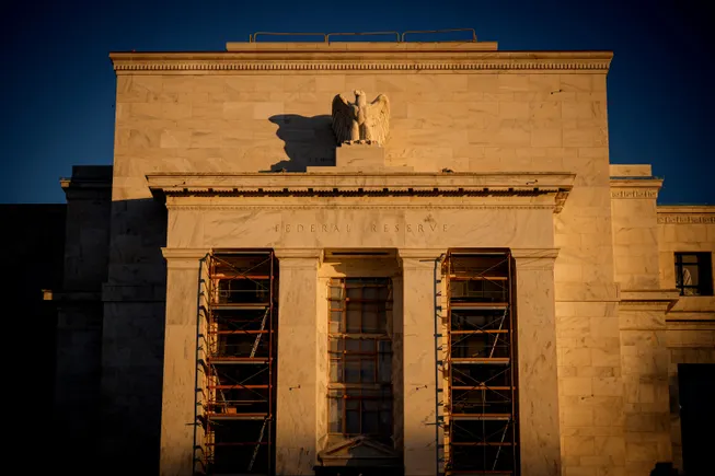 Fed bans ex-Regions, First Interstate bankers