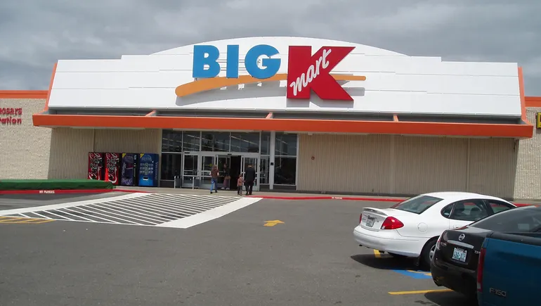 www.retaildive.com
