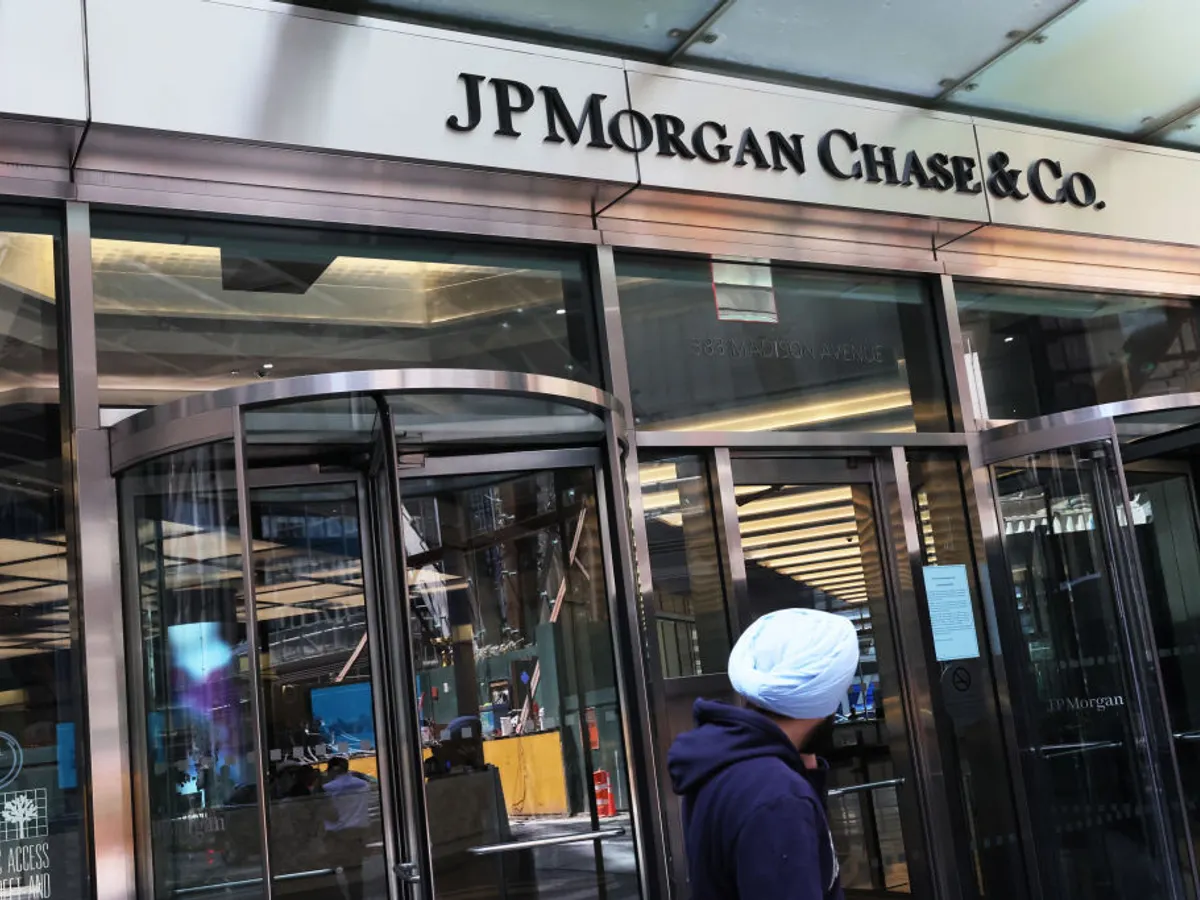 JPMorgan teams up with Coinbase | Banking Dive
