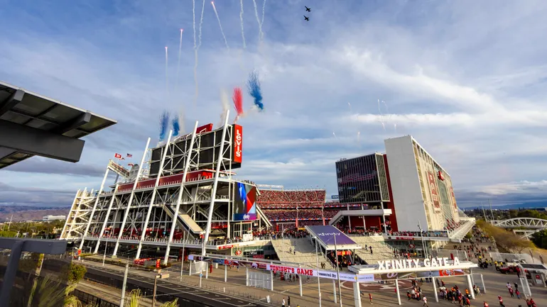 Super Bowl stadium will showcase next-gen digital signage, cybersecurity