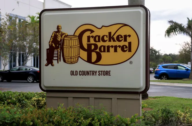 Cracker Barrel taps former Bloomin’ chief as CEO