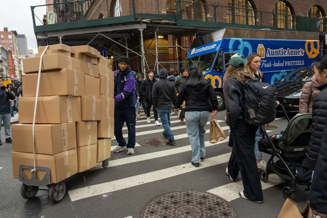 FedEx renews Sunday home delivery push to meet demand