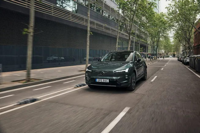 Volvo’s global sales decline continues