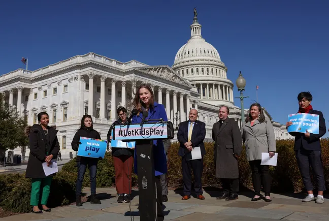 Supreme Court weighs thorny issues in state transgender athlete bans